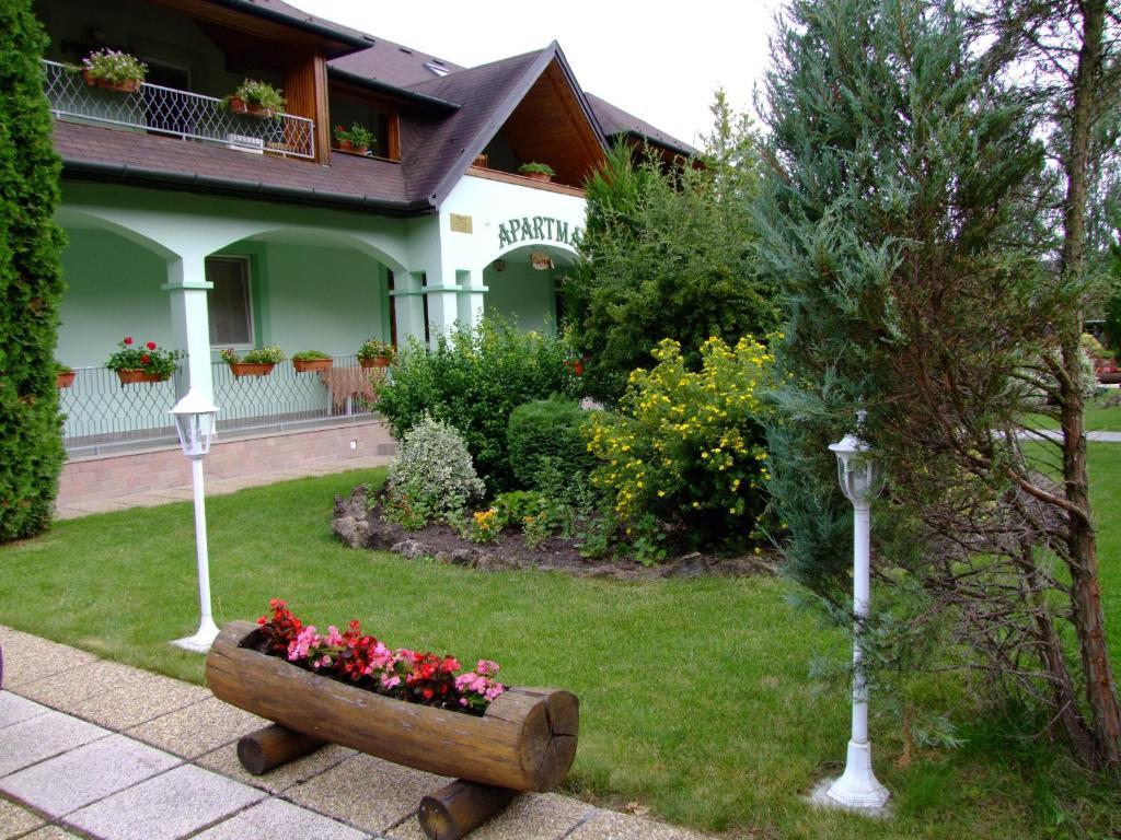 Rajna Apartmanhaz Bogács Buitenkant foto