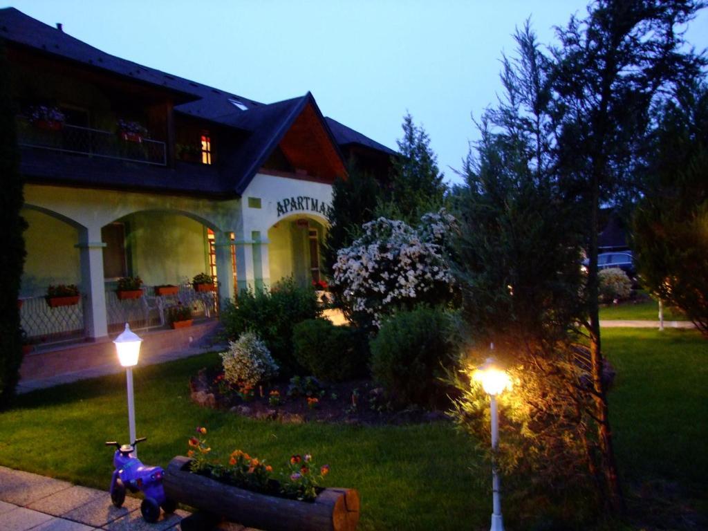 Rajna Apartmanhaz Bogács Buitenkant foto